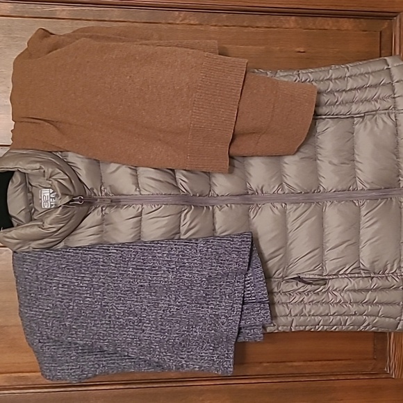 32 Degrees Women's Puffer Vest- Size M - Picture 5 of 5